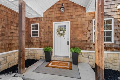 Photo of 25 Halifax Lane, Bella Vista, AR 72714 (MLS # 1333677)