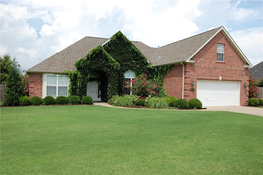 Pristine home with room to roam! Home features an impressive living area with high ceilings, split floor plan w/ large bedrooms, large bonus room (or 4th bedroom) upstairs w/ full bath & closet, ample storage areas & a covered patio overlooking beautiful landscaped lawn w/ private garden area!