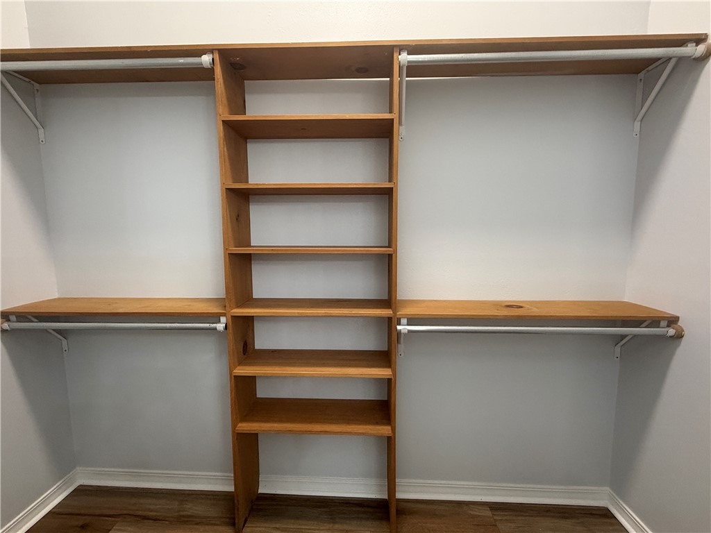 Skyline Manor Unit Iii - Residential