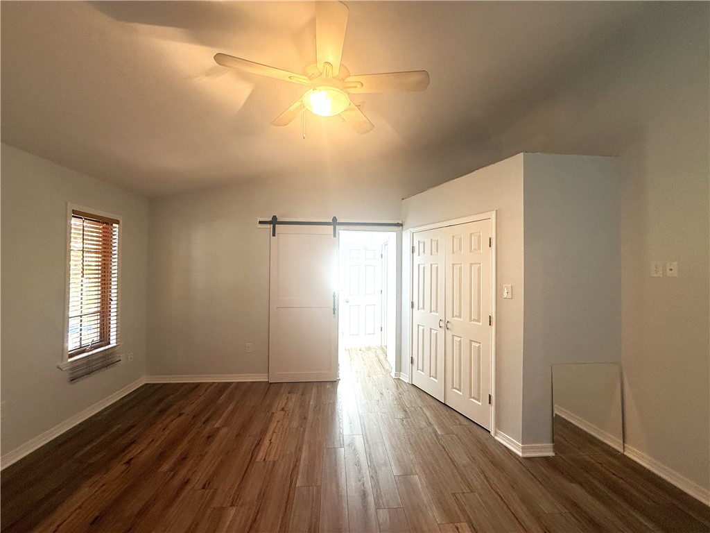 Skyline Manor Unit Iii - Residential