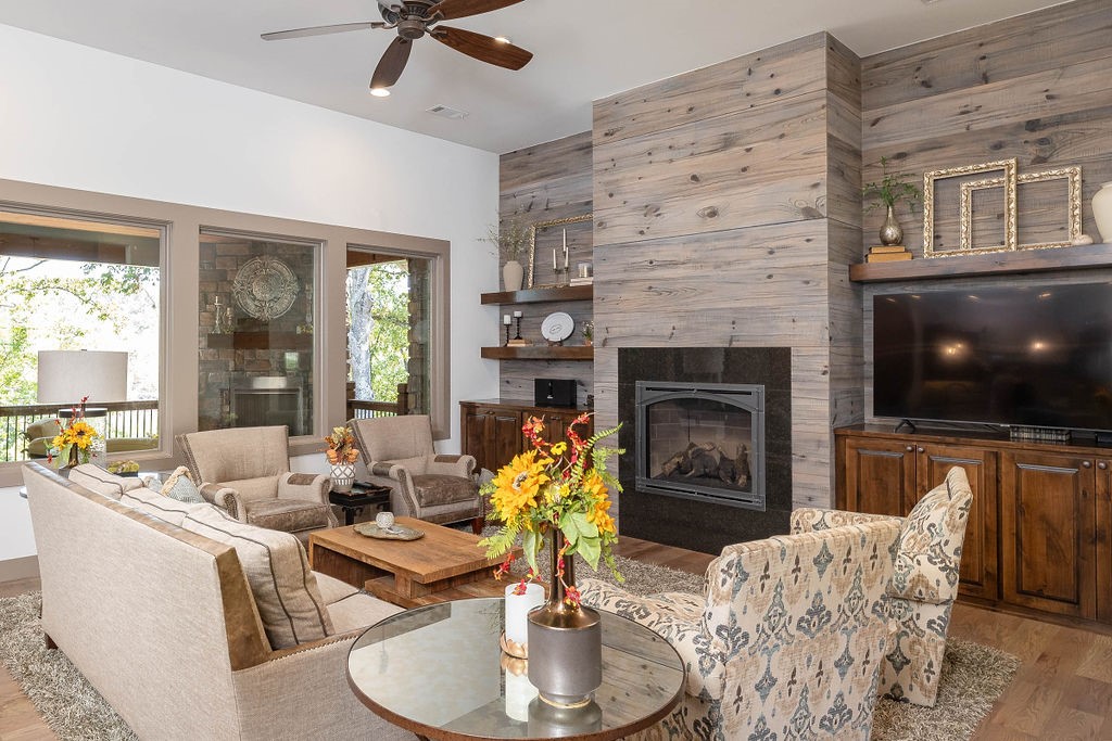 Estates at Lakeway - Residential