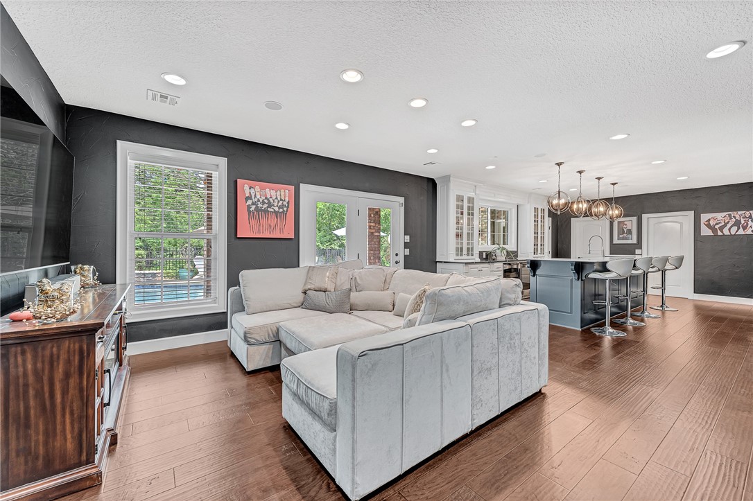 Heathrow Sub Bentonville - Residential