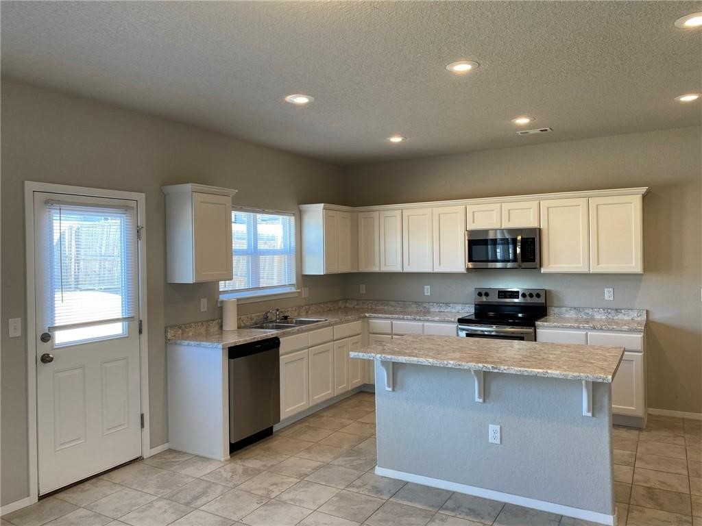 Kerelaw Castle Bentonville - Residential Lease