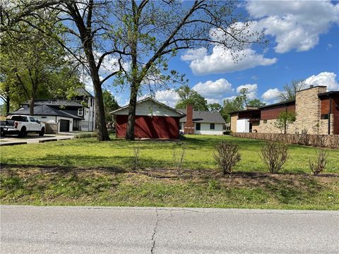 Single Family Residence in Bentonville AR 403 Central Avenue 3.jpg