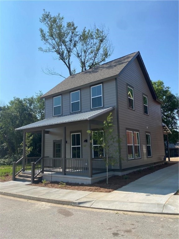 Photo 2 of 15 of 211 E 10th Street house