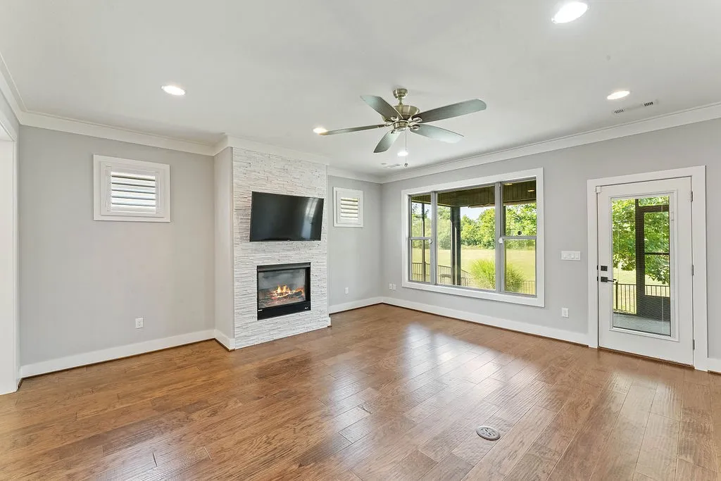 Rogers, Arkansas 72758, United States, 3 Bedrooms Bedrooms, ,3 BathroomsBathrooms,Residential,Pending,210681