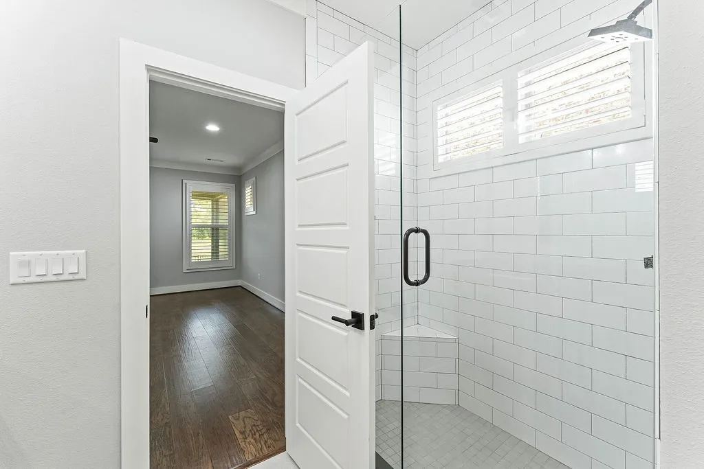 Rogers, Arkansas 72758, United States, 3 Bedrooms Bedrooms, ,3 BathroomsBathrooms,Residential,Pending,210681