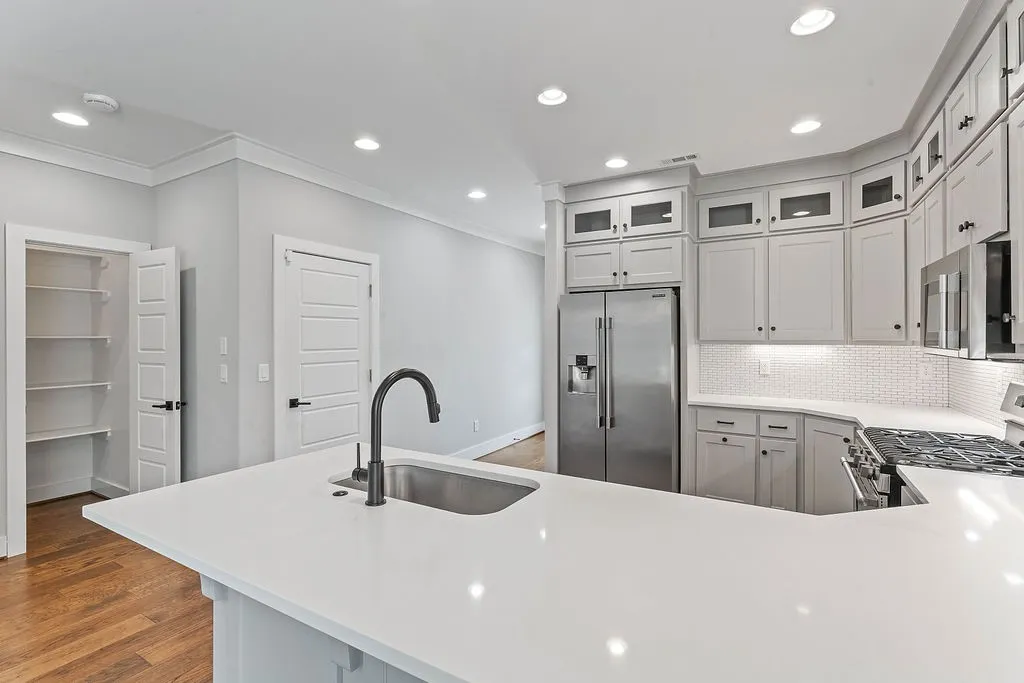 Rogers, Arkansas 72758, United States, 3 Bedrooms Bedrooms, ,3 BathroomsBathrooms,Residential,Pending,210681