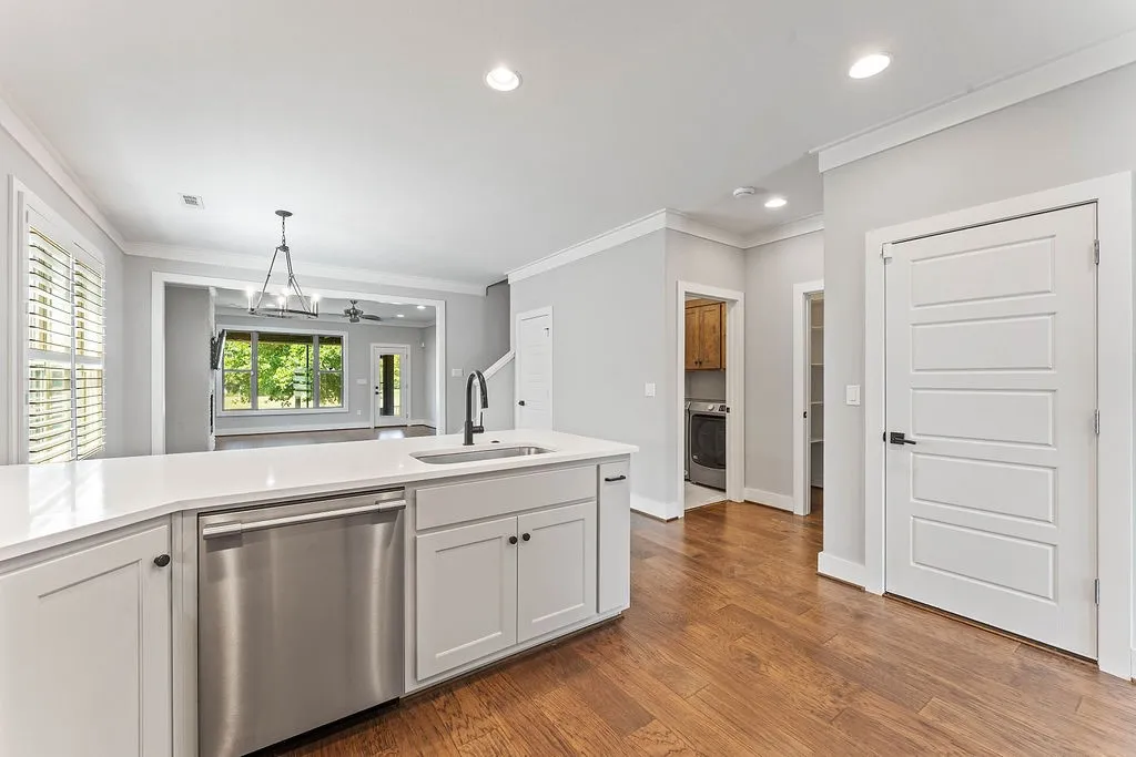 Rogers, Arkansas 72758, United States, 3 Bedrooms Bedrooms, ,3 BathroomsBathrooms,Residential,Pending,210681