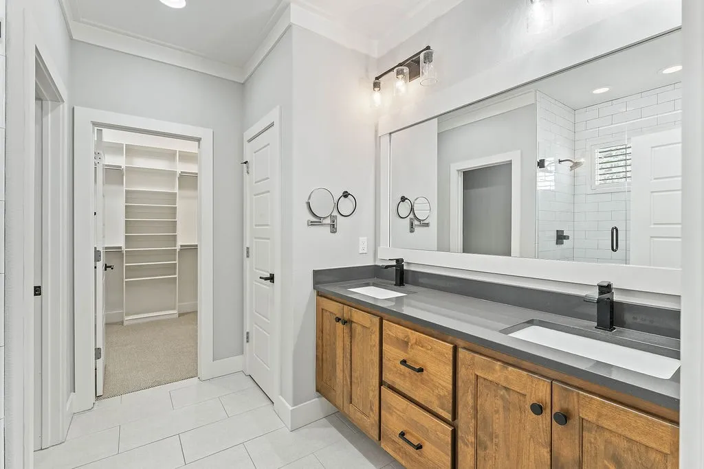 Rogers, Arkansas 72758, United States, 3 Bedrooms Bedrooms, ,3 BathroomsBathrooms,Residential,Pending,210681