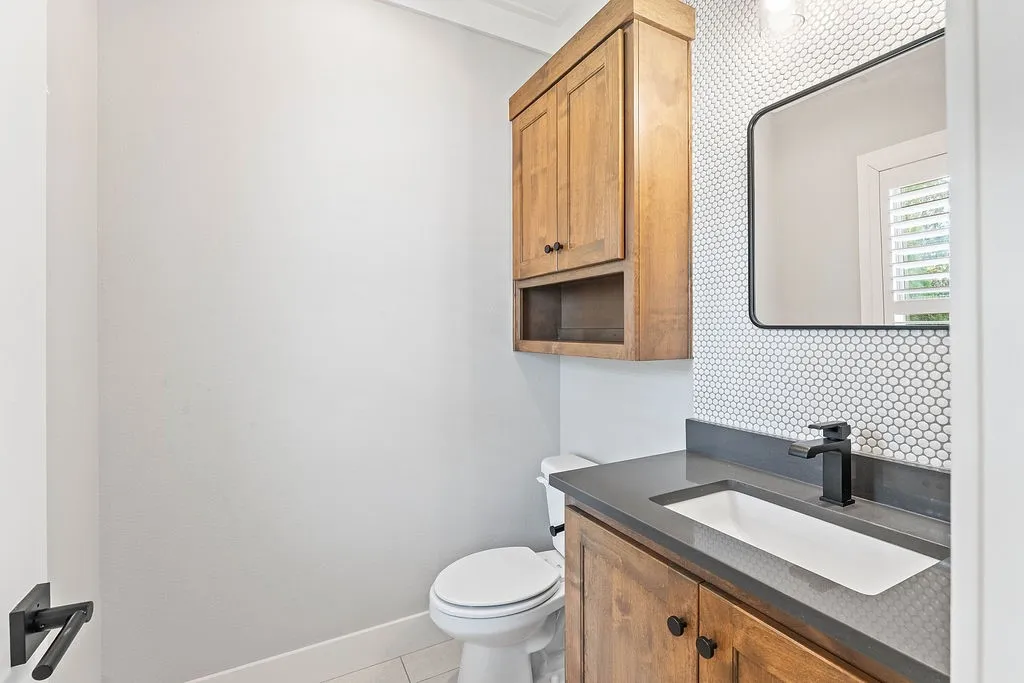 Rogers, Arkansas 72758, United States, 3 Bedrooms Bedrooms, ,3 BathroomsBathrooms,Residential,Pending,210681