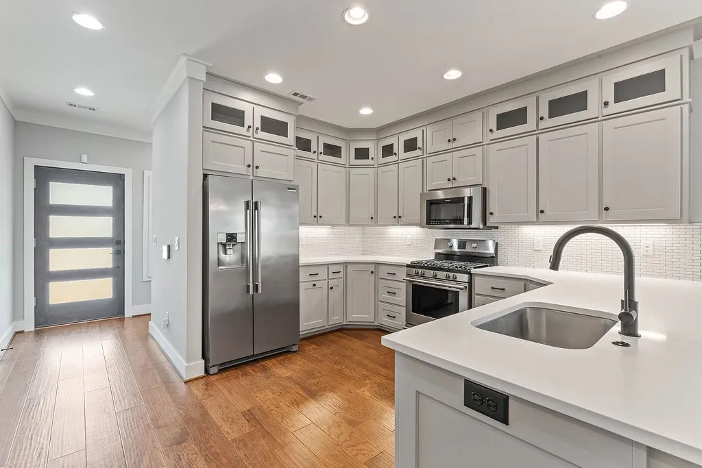 Rogers, Arkansas 72758, United States, 3 Bedrooms Bedrooms, ,3 BathroomsBathrooms,Residential,Pending,210681