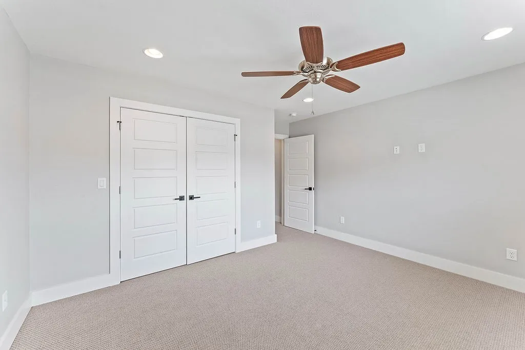 Rogers, Arkansas 72758, United States, 3 Bedrooms Bedrooms, ,3 BathroomsBathrooms,Residential,Pending,210681