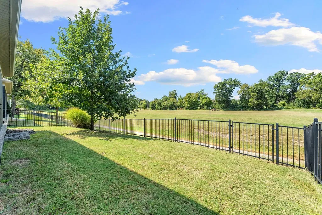 Rogers, Arkansas 72758, United States, 3 Bedrooms Bedrooms, ,3 BathroomsBathrooms,Residential,Pending,210681