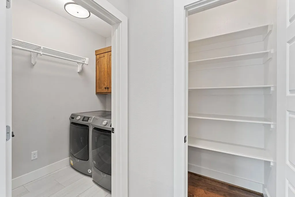 Rogers, Arkansas 72758, United States, 3 Bedrooms Bedrooms, ,3 BathroomsBathrooms,Residential,Pending,210681