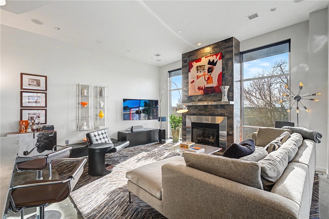 Pinnacle Station Condos Horiz Prop Reg-R - Residential