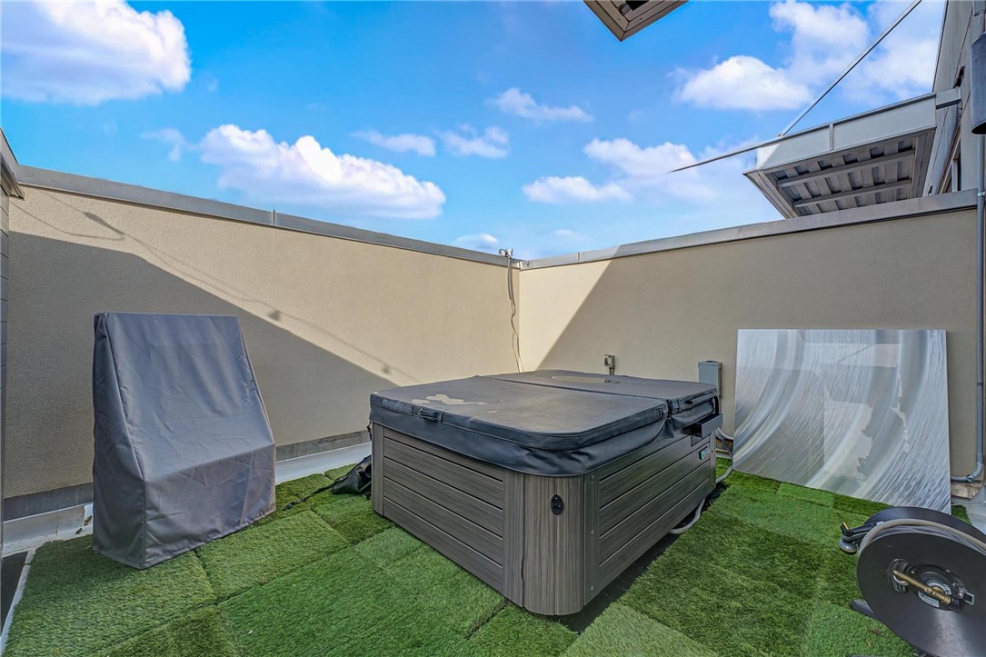 Pinnacle Station Condos Horiz Prop Reg-R - Residential