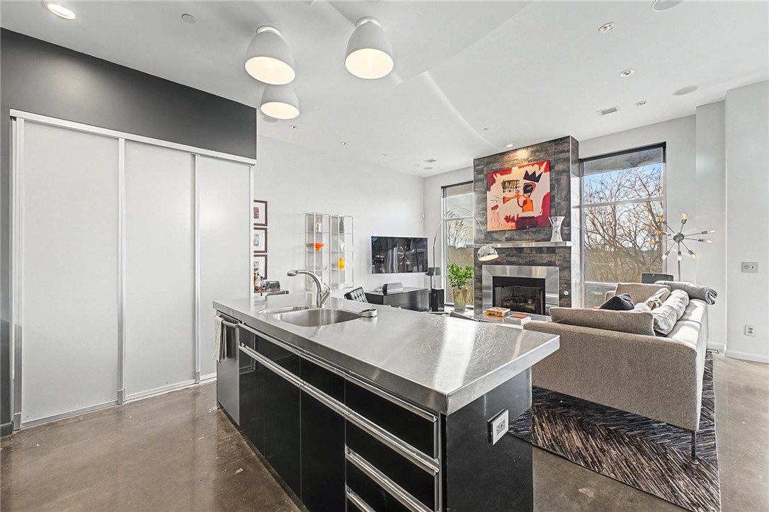 Pinnacle Station Condos Horiz Prop Reg-R - Residential