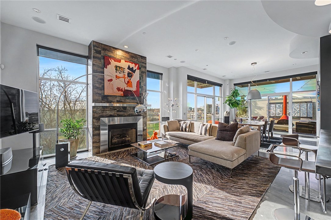 Pinnacle Station Condos Horiz Prop Reg-R - Residential