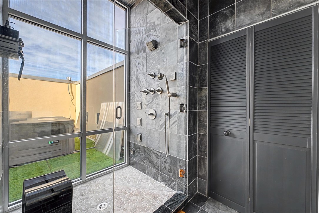 Pinnacle Station Condos Horiz Prop Reg-R - Residential