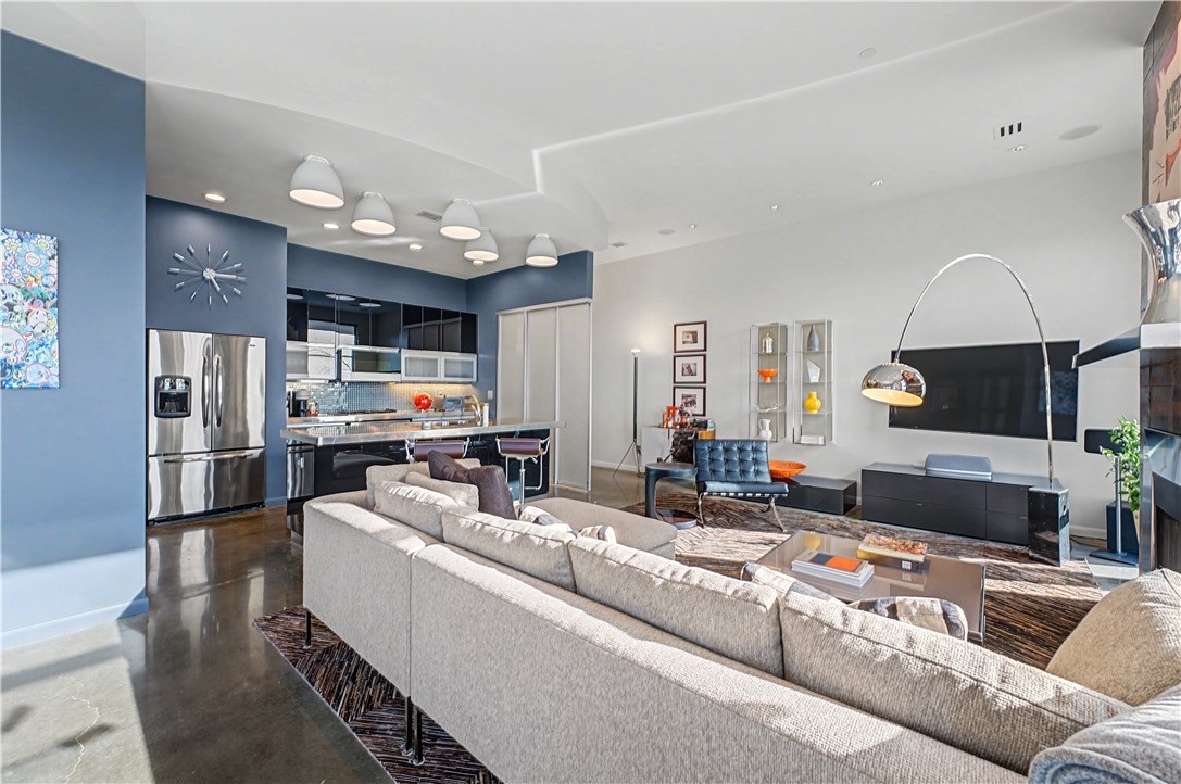 Pinnacle Station Condos Horiz Prop Reg-R - Residential