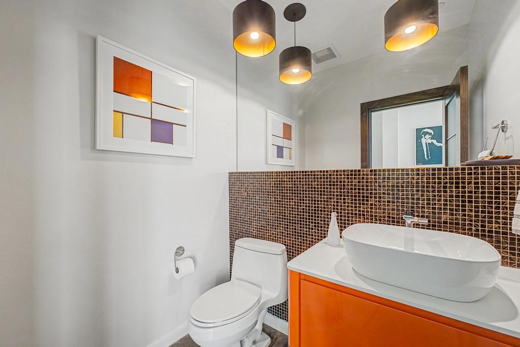 Pinnacle Station Condos Horiz Prop Reg-R - Residential