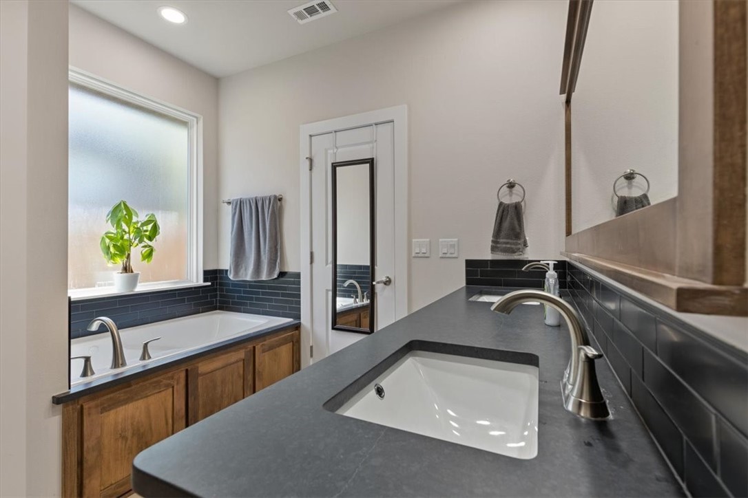 Greens At Sugar Creek, The Pea Ridge - Residential