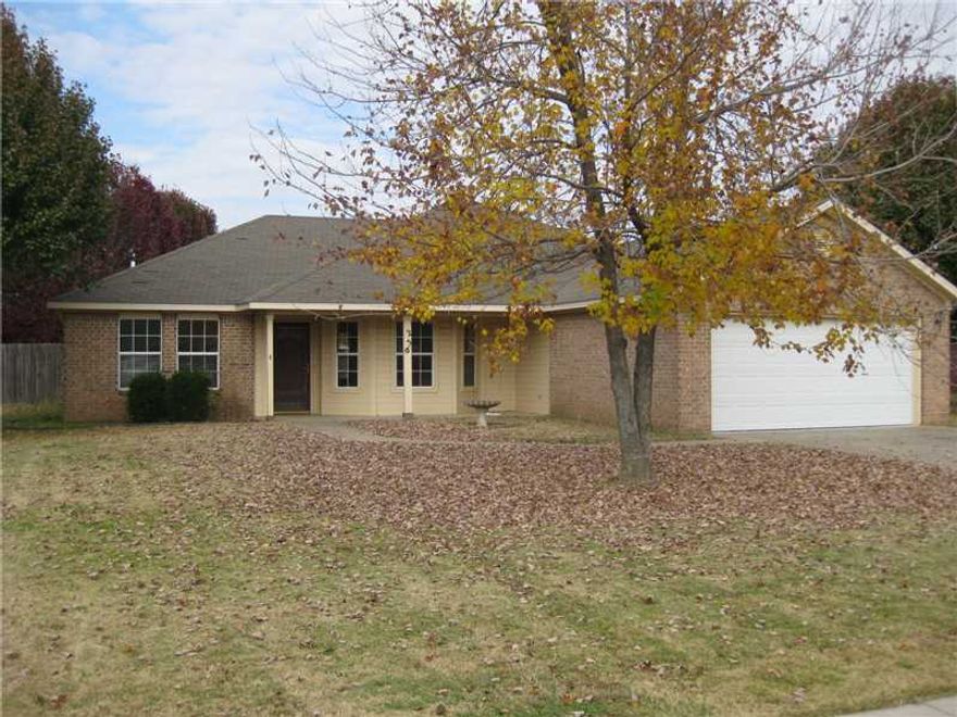 Very nice, clean 1845 SF house in Southwinds Subdivision. New carpet. Whirlpool tub, fireplace, small work shop in backyard, privacy fenced, level lot. Great location. Agent owned.