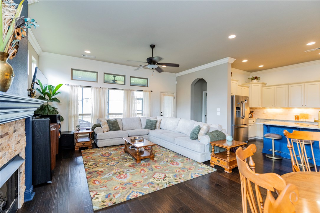 1501 Crestwood Hills Lane