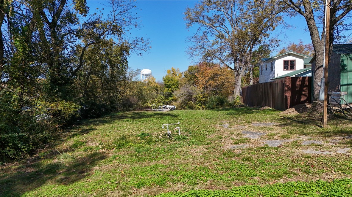 Beauchamps Add Siloam Spgs - Land