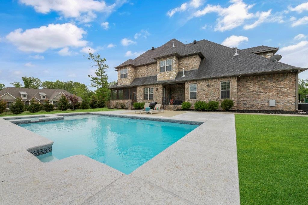 Versailles Sub - Residential