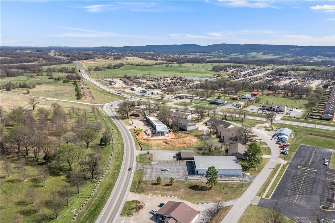 17-15-31 Prairie Grove Outlots - Commercial Lease
