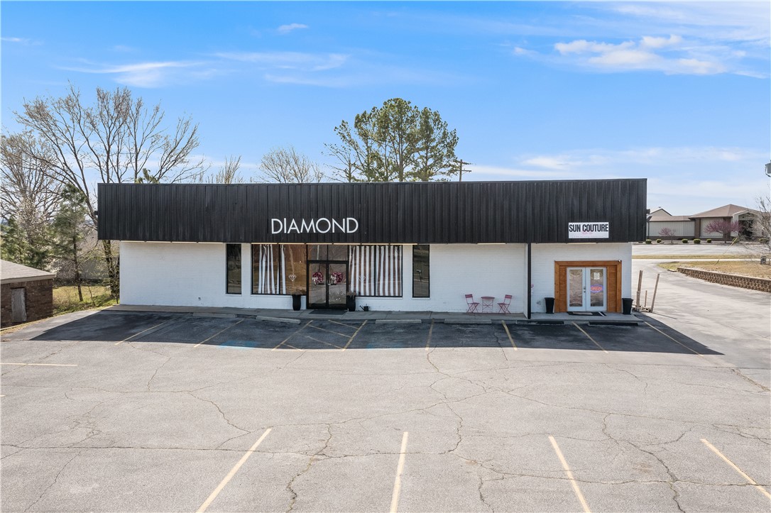 17-15-31 Prairie Grove Outlots - Commercial Lease