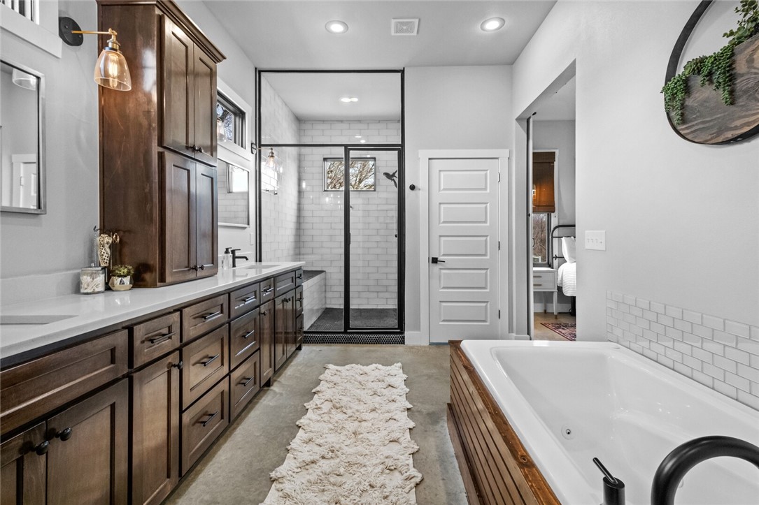 McKissic Creek Estate Centerton - Residential