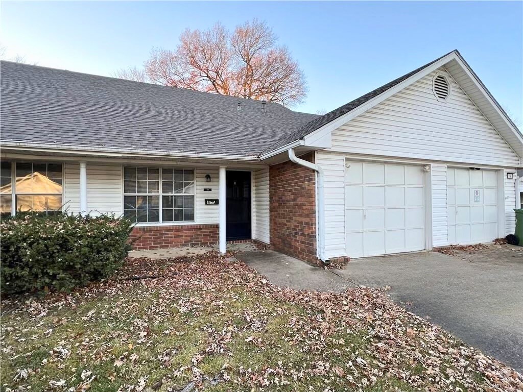 This newly listed 2-bedroom, 2-bathroom with the unique second-floor bedroom and fresh laminate and carpeting is a fantastic opportunity for anyone looking for a comfortable and stylish place to call home. Don't miss out on the chance to make this your own. Contact us today for more information or to schedule a viewing.