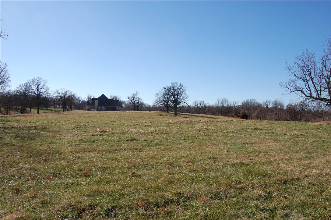 The perfect place to build your dream home. Get the feel of living in the country, yet close to schools, shopping, Highway 412 and Highway 112.