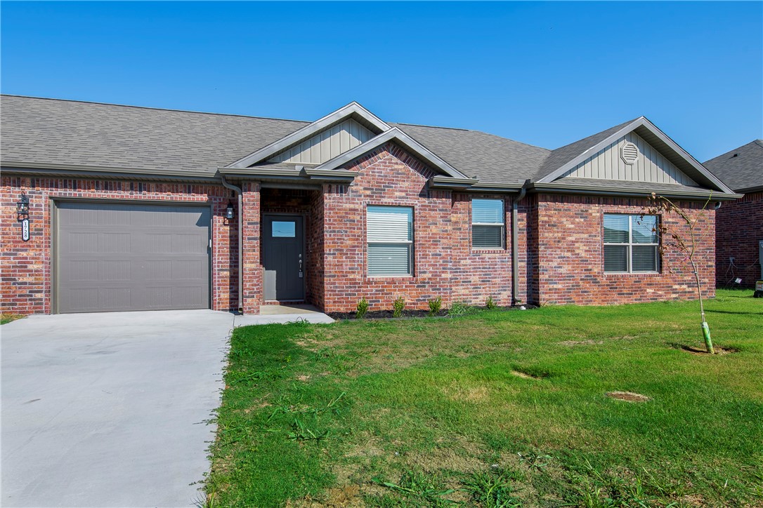 Check out this amazing new build rental in Pea Ridge! This 2 bedroom, 2 bath home is perfect for anyone looking to get away from it all. With a one car garage and all appliances included, you'll be able to move right in without worry. And don't forget about the pet friendly policy - your furry friends will love their new home too! Enjoy a peaceful life here surrounded by nature and beautiful views. What are you waiting for? Schedule a tour today! Photos may not be of exact unit.