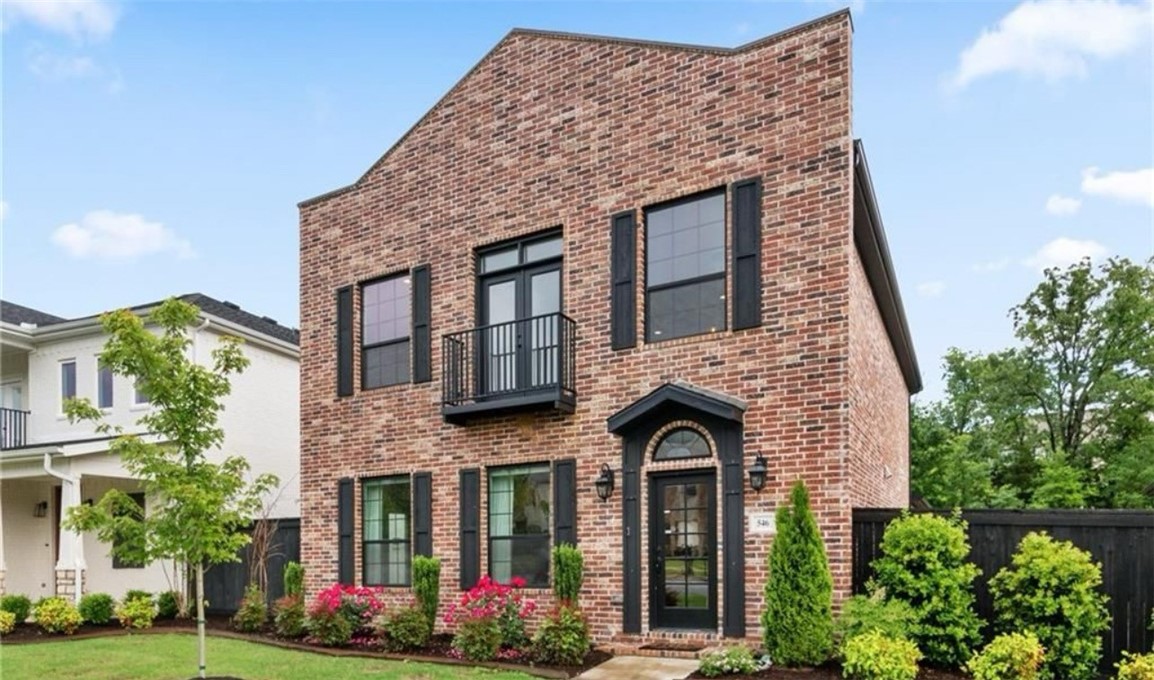Town Homes At Forest Hills - Residential Lease