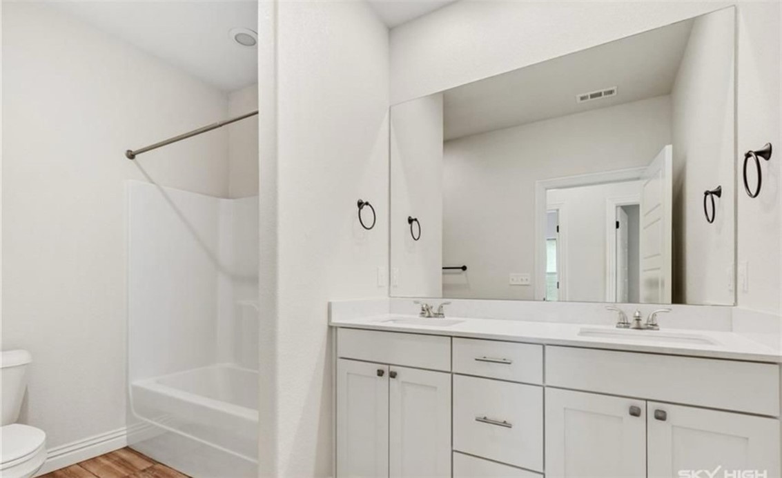 Town Homes At Forest Hills - Residential Lease