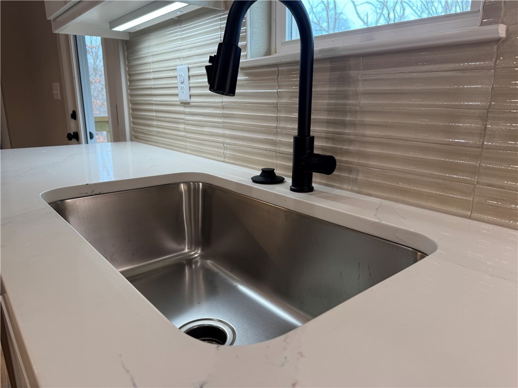 Selkirk Sub Bvv - Residential Lease