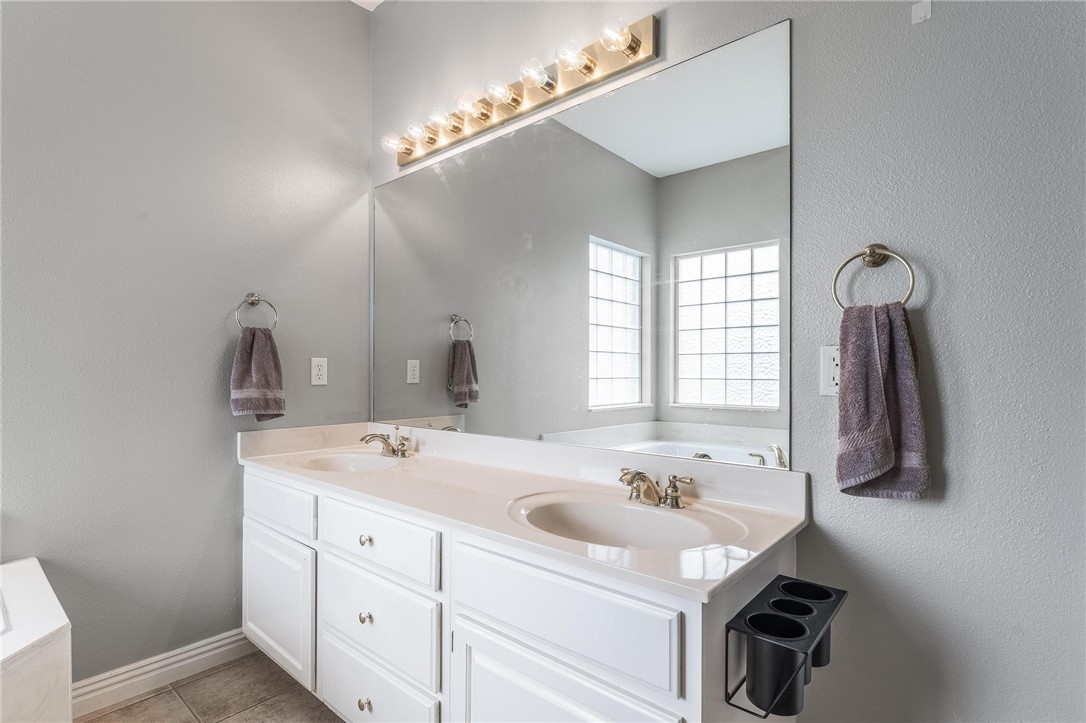 Paige Place Add Siloam Spgs - Residential