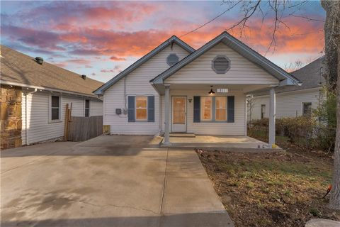 Photo of 511 Spring Street, Rogers, AR 72756 (MLS # 1333775)