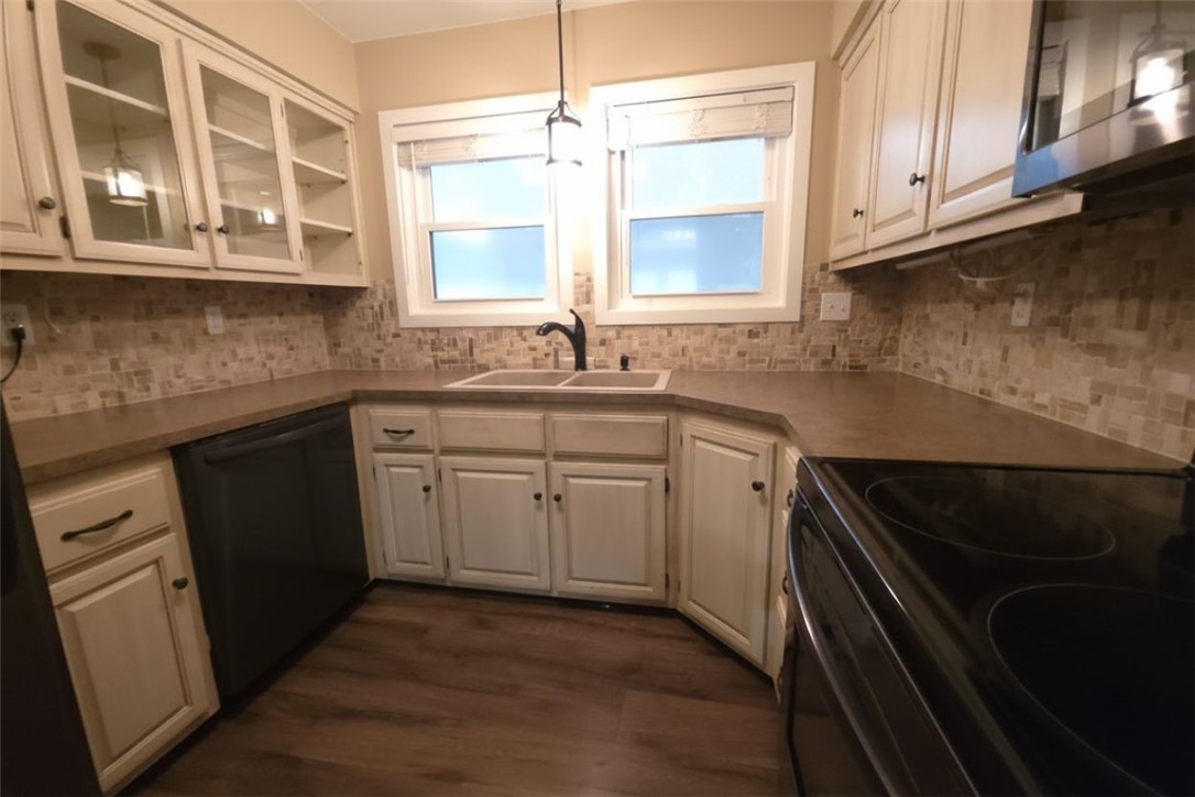 Shakespeare Courts Bvv - Residential