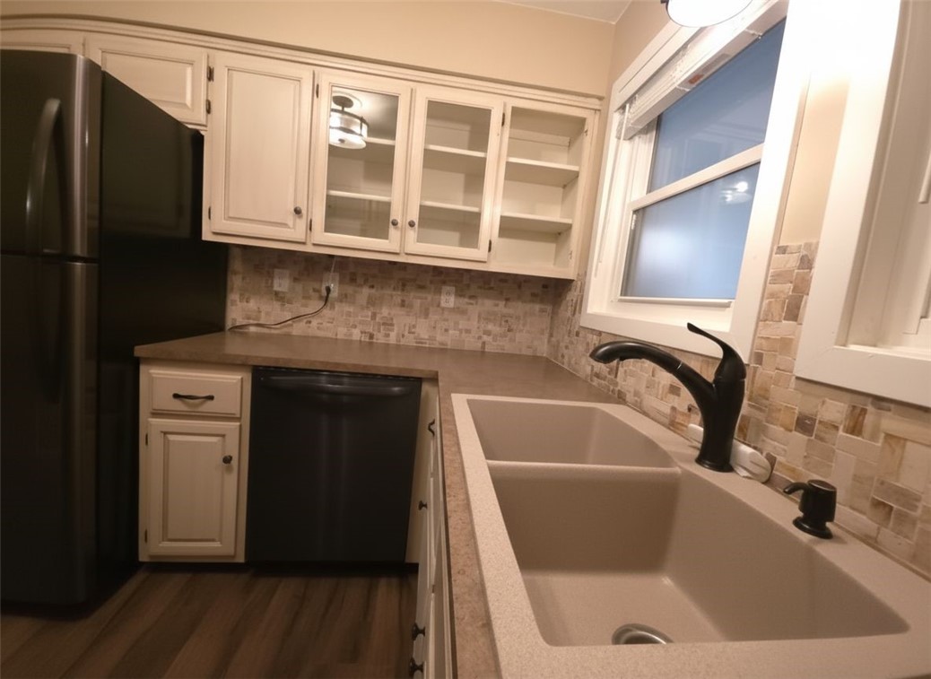 Shakespeare Courts Bvv - Residential