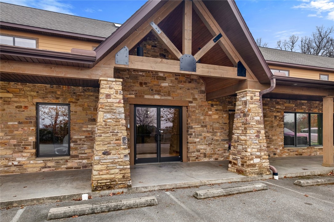 This prime first-floor office space features +/- 995 SF, ideal for various business needs. This well-designed suite features an open workspace area and a common restroom, providing both functionality and convenience. This building features a shared kitchen upstairs with a dishwasher and range, a backup generator for uninterrupted power, and is in a prime location on N Crossover Rd, which approx. 20,000 VPD for excellent visibility. Tenants responsible for $190/mo for utilities in addition to the rent rate.