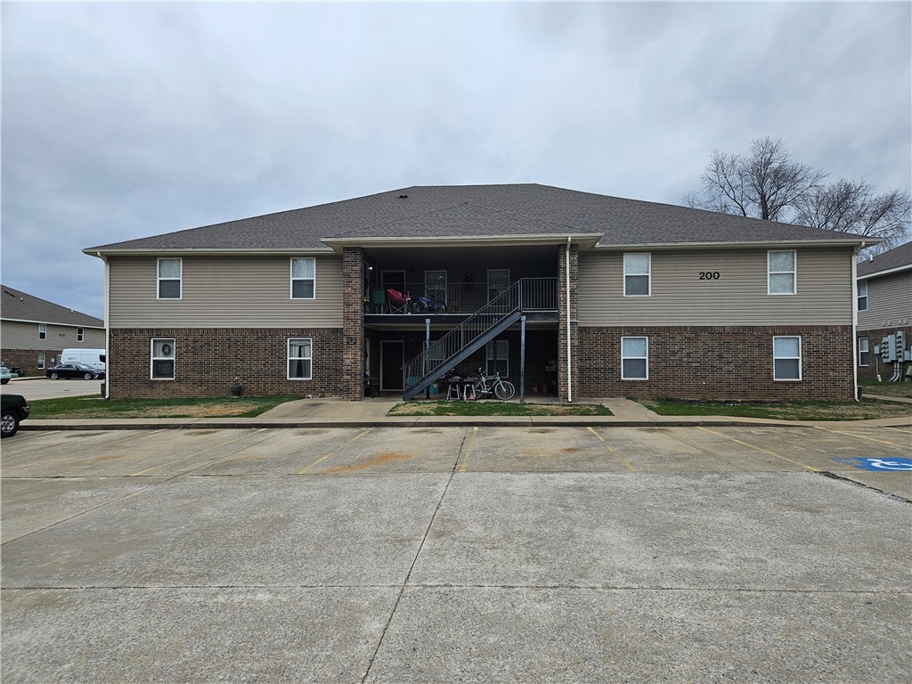 Nice apartment in Centerton. Home features 2 bedrooms, 2 bathrooms, nice sized living room, new wood floors throughout, pantry, & all appliances.