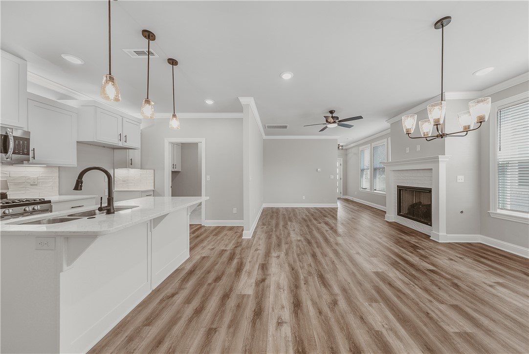 GLEN ARBOR SUB-BENTONVILLE - Residential
