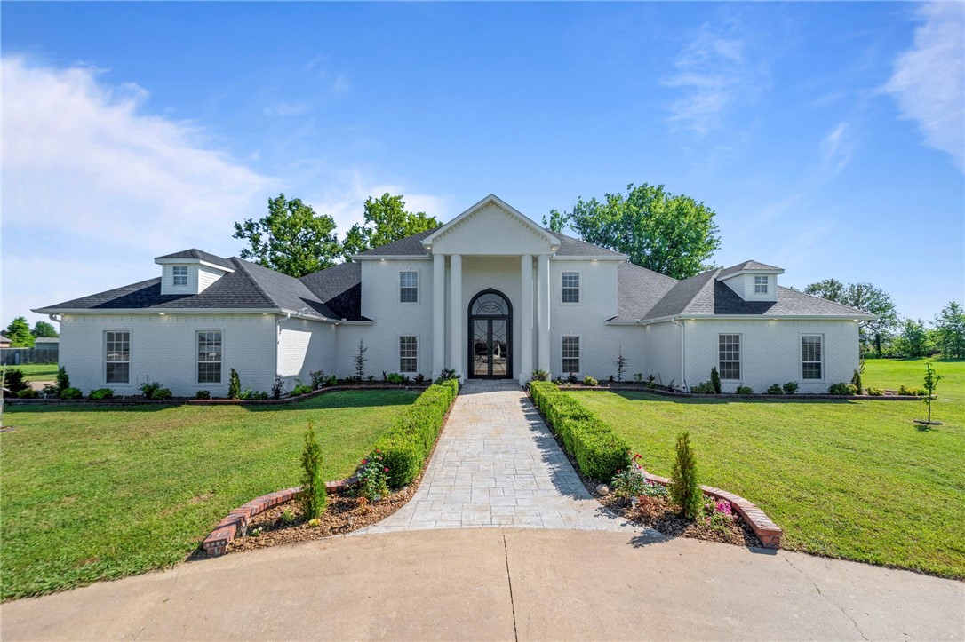 Completely Renovated GATED Estate on 4.28 Acres in the Heart of Town.
ASK ABOUT OUR PREFERRED LENDER CREDIT. This fully renovated estate nestled on 4.43 private acres. Featuring an expanded entertainerās kitchen with new quartz countertops, custom cabinetry, and designer lighting. Freshly plastered pool, brand-new flooring, sleek iron front and back doors, and fully updated bathrooms. New paint inside and out, with modern finishes throughout. Rare space and styleāright in the center of it all.