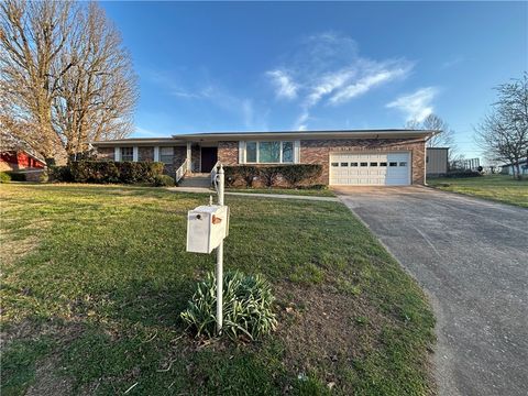 Photo of 206 Roberta Drive, Harrison, AR 72601 (MLS # 1341652)