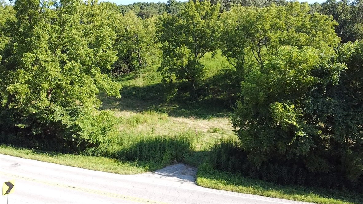 146 Acres with Pond & Creek Frontage ā Hwy 412, West of Osage, AR
Donāt miss this incredible opportunity to own 146 acres located right off Highway 412, just west of Osage, AR. This property offers 125 acres of wooded land featuring marketable timber, making it ideal for investment, recreation, or a private retreat. Enjoy the serene setting with a pond and 0.17 mile of Osage Creek meandering through the property, providing water features perfect for wildlife and outdoor enthusiasts. This land is prime hunting property with abundant wildlife and convenient highway access.
Located in the Alpena School District, this property is only 15 minutes to Alpena, AR and just 20 minutes to Walmart on Hwy 412 in Huntsville, offering both seclusion and accessibility.